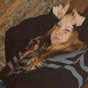 Meet your Posher, Iris